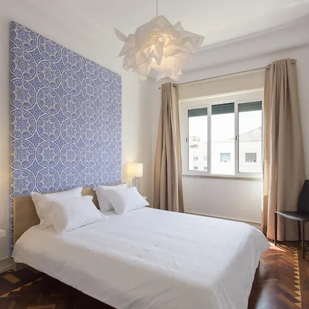 Gaspar House In Areeiro By Hosty