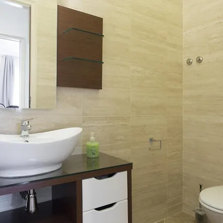 Gaspar House In Areeiro By Hosty