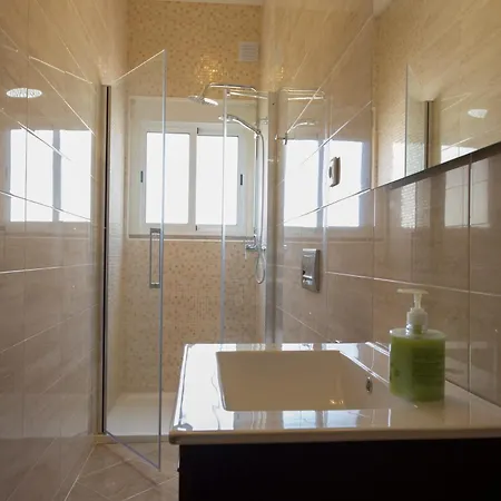 Gasthof Gaspar House In Areeiro By Hosty Lissabon