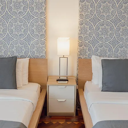 Gaspar House In Areeiro By Hosty