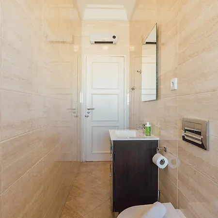 Gasthof Gaspar House In Areeiro By Hosty